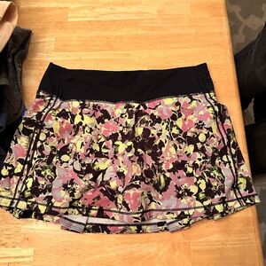 Lululemon skort size 4
